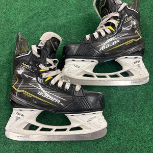 Junior Bauer Supreme M40 Hockey Skates (Extra Wide) Size 3 (Used)