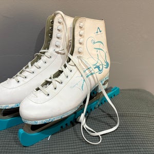 American Figure Skates B Adult 8 (Used)
