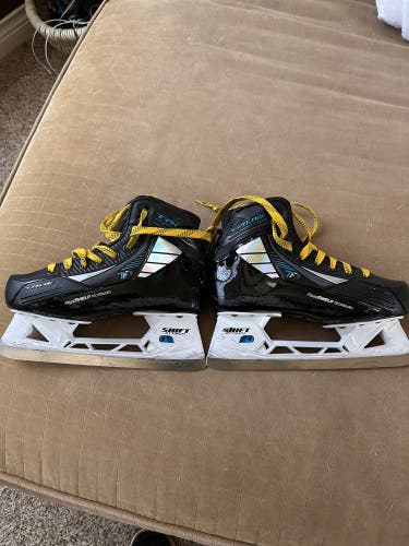 True TF7 Hockey Goalie Skates  Size 4 (Used)