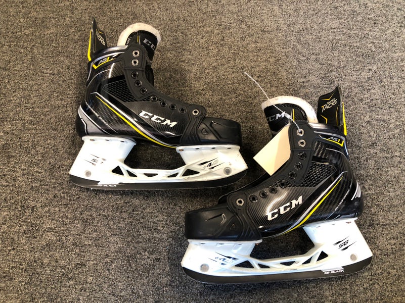 Senior CCM Super Tacks AS1 Hockey Skates Wide Width 9.5 (Used)