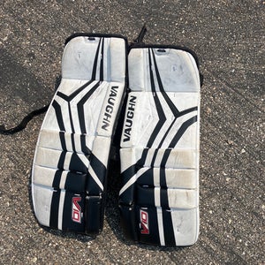 24" Youth Vaughn Velocity V10 Goalie Leg Pads (Used)