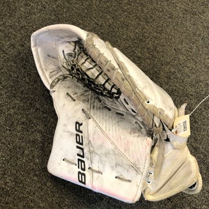 Intermediate Bauer Supreme 3S Goalie Glove Regular (Used)