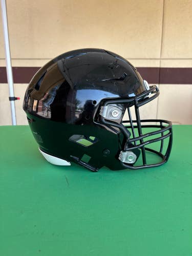 Youth Large Riddell SpeedFlex Helmet (Missing Chinstrap Hardware)