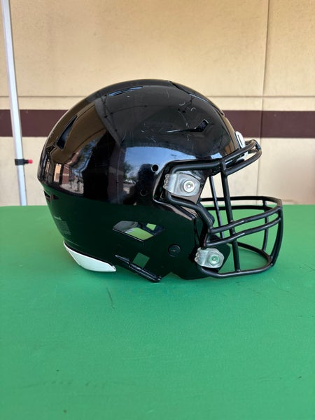 Youth Large Riddell SpeedFlex Helmet (Missing Chinstrap Hardware)