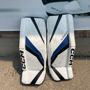 26" Youth CCM YFlex3 Goalie Leg Pads (Used)