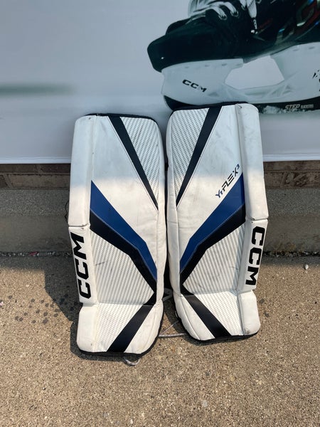26" Youth CCM YFlex3 Goalie Leg Pads (Used)