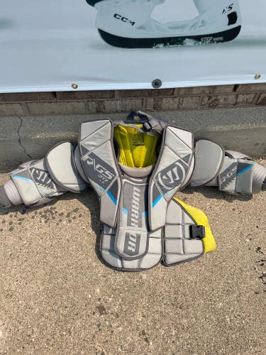 Junior Small / Medium Warrior Ritual G5 Goalie Chest Protector (Used)
