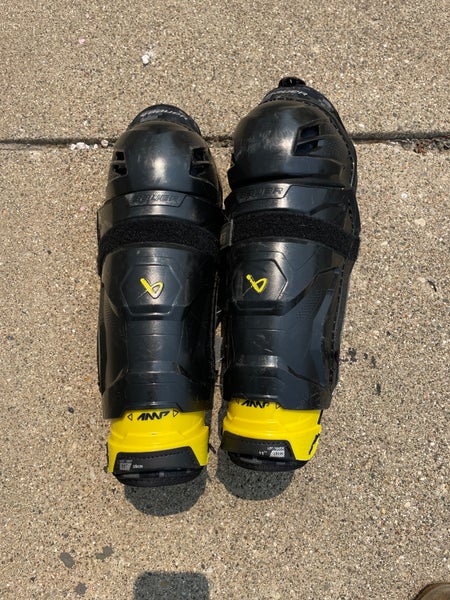 Junior Bauer Supreme M3 Shin Pads 11"