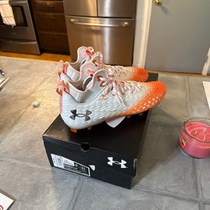 Men's  Size M 12.0 (W 13.0) Under Armour Mid Top Spotlight MC Molded Cleats (New)