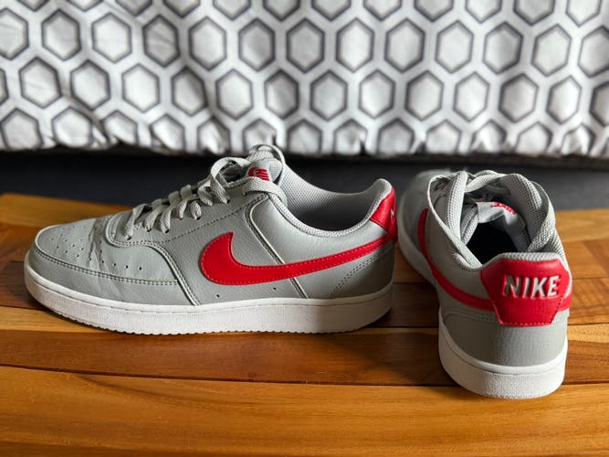 Nike shoes- excellent condition