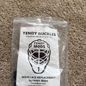 Goalie tendy buckles