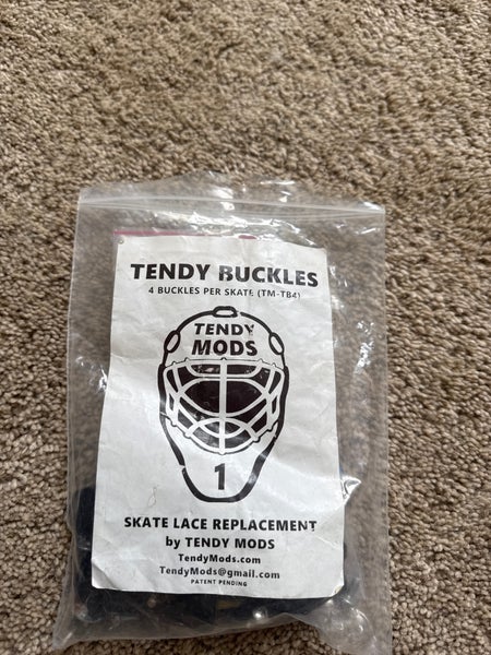 Goalie tendy buckles