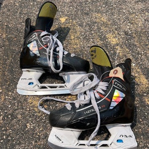 Junior True HZRDUS 7X Hockey Skates | Size 2.5