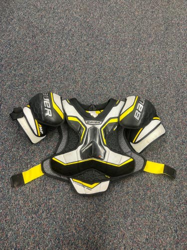 Bauer Supreme 2S Pro Shoulder Pads (Used) | Senior Medium