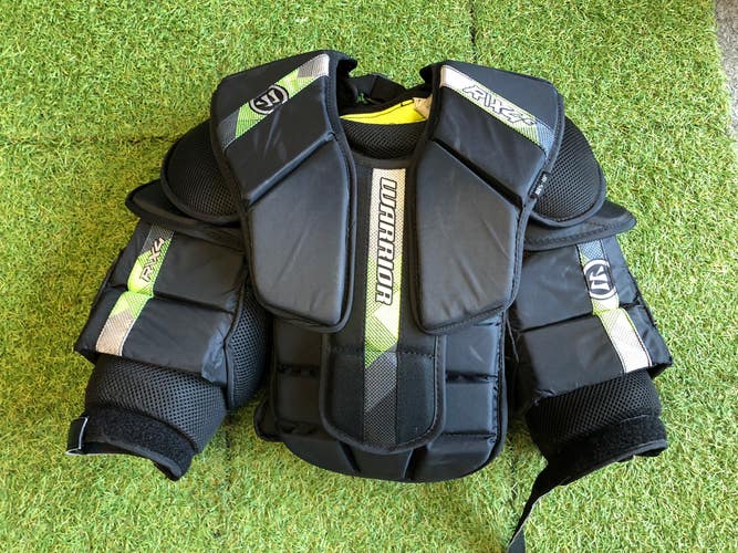 Junior Small / Medium Warrior RITUAL X4 E Goalie Chest Protector (Used)
