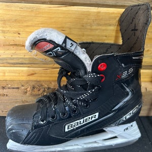 Bauer Hockey Skates Regular Width Size 4 (Used)