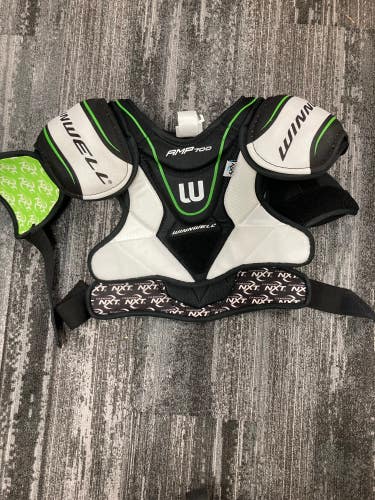 Small Senior Winnwell AMP 500 Shoulder Pads (Used)