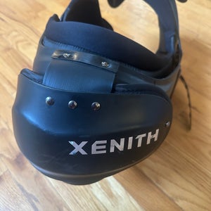 Small Youth Xenith Velocity Pro Light Shoulder Pads (Used)