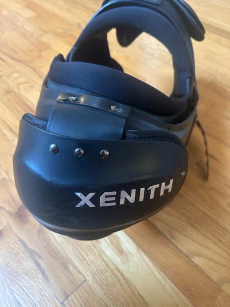 Small Youth Xenith Velocity Pro Light Shoulder Pads (Used)
