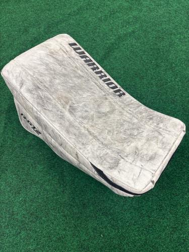 White Senior Warrior Ritual GT2 Pro Goalie Blocker Regular (Used)