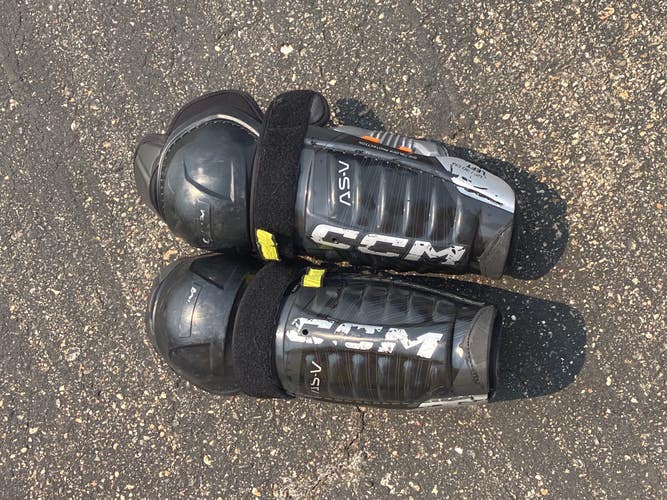 Junior CCM Tacks AS-V Shin Pads 12" (Used)