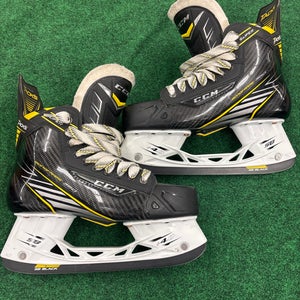 Senior CCM Super Tacks Hockey Skates (Extra Wide) Size 8.5 (Used)