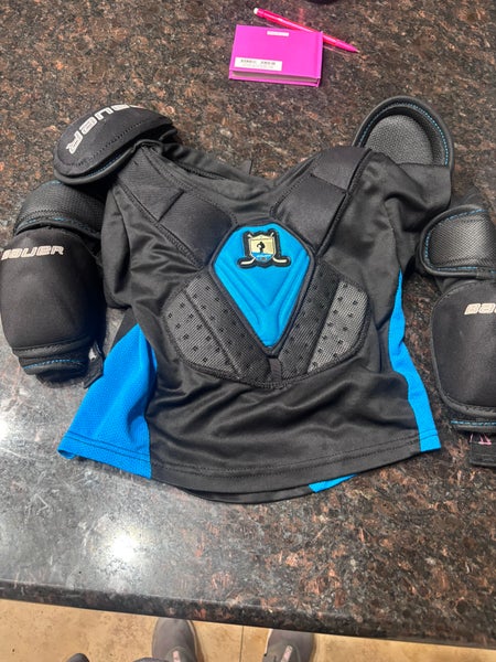 Bauer youth small protégé, chest protector with built-in elbow pads