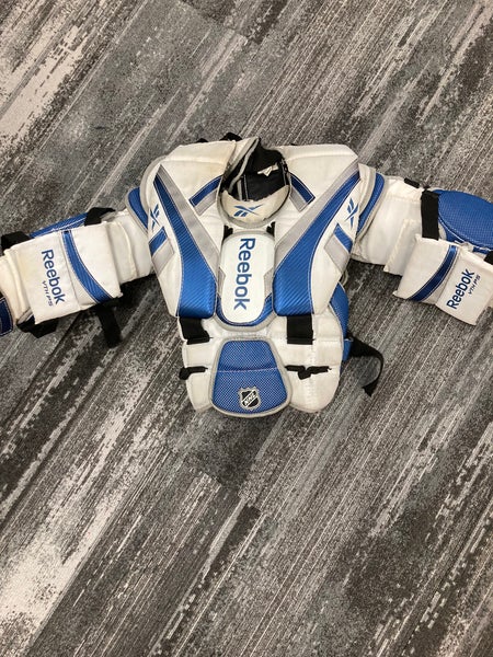 Youth Medium Reebok Pro spec Goalie Chest Protector (Used)
