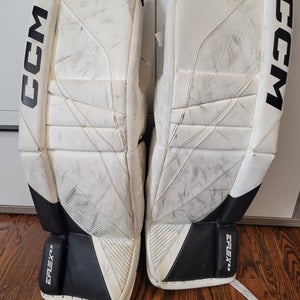 28 +1 CCM Eflex 6.5 Goalie Leg Pads