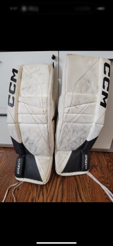 28 +1 CCM Eflex 6.5 Goalie Leg Pads