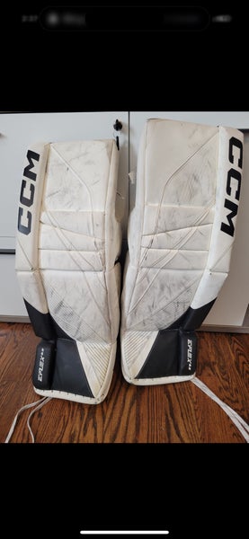 28 +1 CCM Eflex 6.5 Goalie Leg Pads