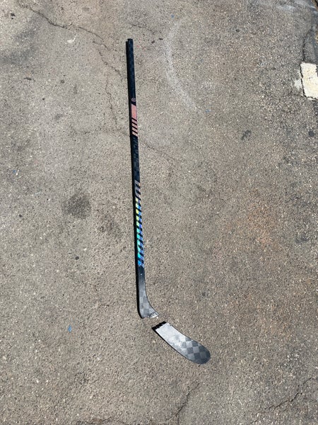 Broken Senior Warrior Super Novium Left Hand Hockey Stick W28  (Used)