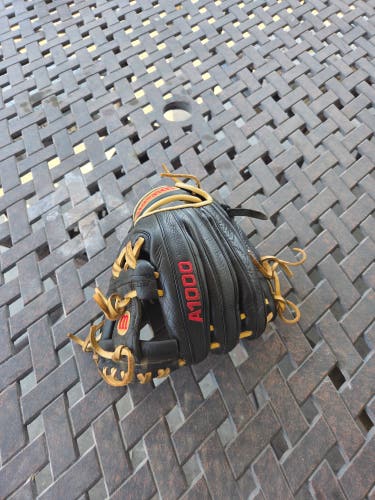 Wilson RH Infield A1000 Baseball Glove 11.25" (Used)