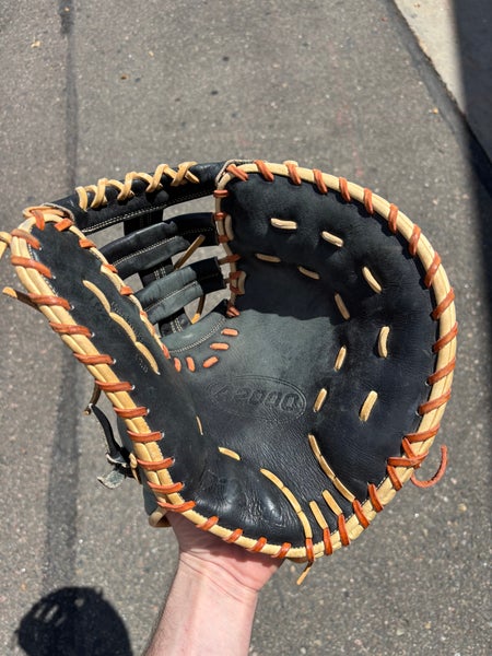Wilson A2000 1620 12.5" 1st Base