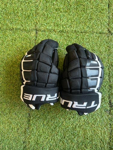 Junior True XC9 Gloves Gloves 11" (Used)