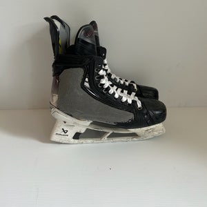Used Senior Bauer Vapor Hyperlite 2 Hockey Skates Size 8 Fit 2