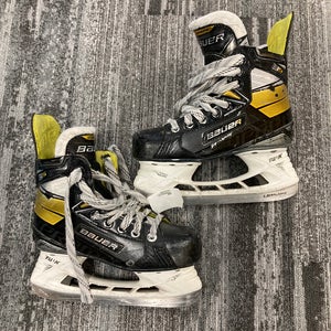 Bauer Supreme 3S Hockey Skates | Junior  2.5 (Regular)