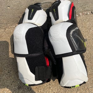 Intermediate Medium Bauer Vapor Hyperlite Elbow Pads (Used)