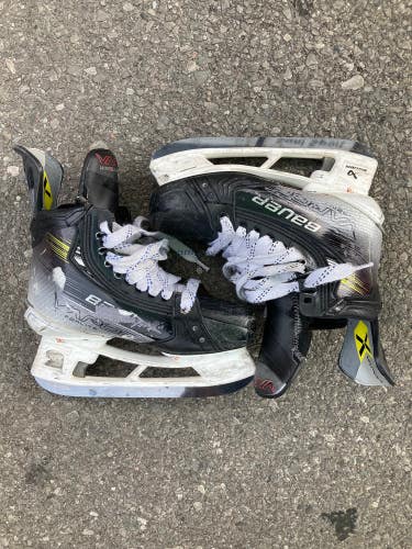 Bauer Vapor Hyperlite 2 Hockey Skates Fit 3 | Intermediate Size: 4.5