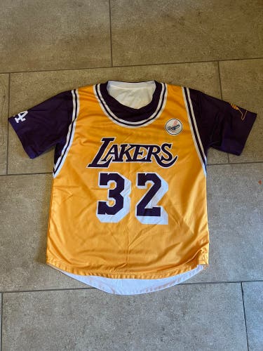 Los Angeles Dodgers Lakers SGA Reversible Johnson #32 Kershaw #22 Shirt Small