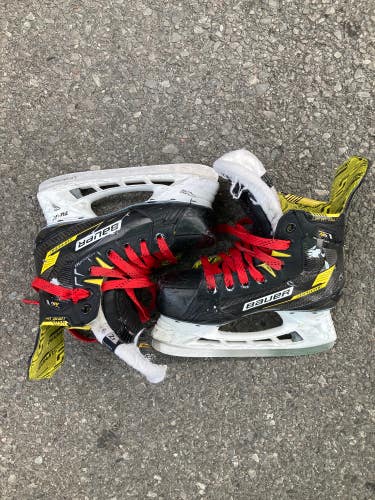 Bauer Supreme M4 Hockey Skates Extra Wide Width | Junior Size: 2.5