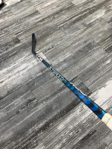 Junior CCM JetSpeed FT5 Pro Hockey Stick Right Handed (Used)