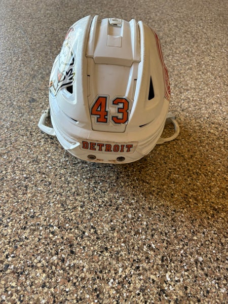 Small Bauer Re-Akt 150 Helmet (Used)
