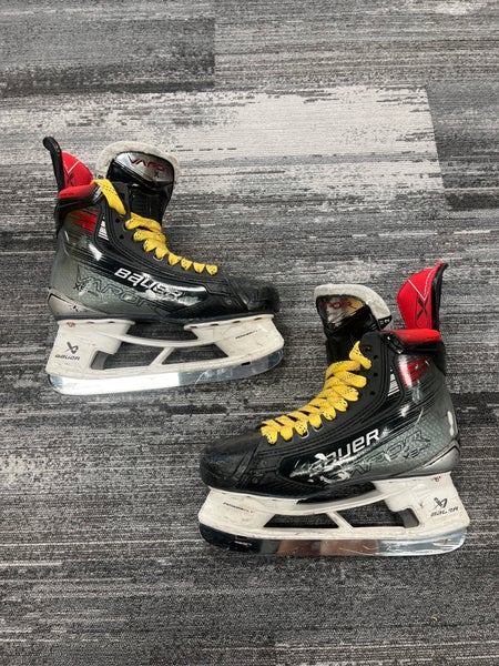 Senior Bauer Vapor X5 Pro Hockey Skates 8 (Used)