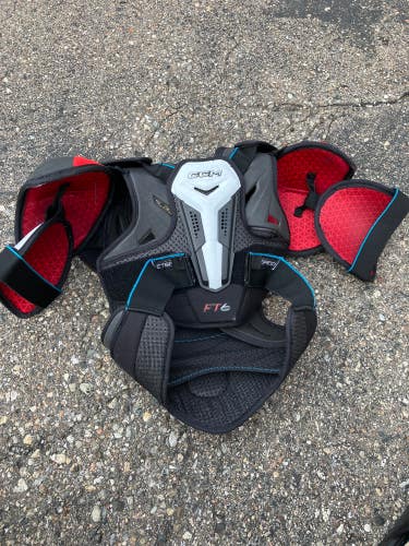 Large Junior CCM JETSPEED FT6 Shoulder Pads (Used)