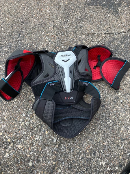 Large Junior CCM JETSPEED FT6 Shoulder Pads (Used)