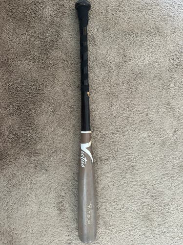 Victus Tatis Birch Bat (-7) 22 oz 29" (Used)