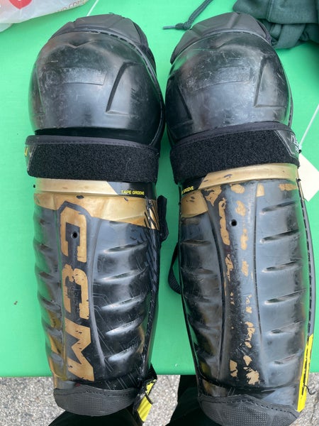 Senior CCM Tacks AS-V Pro Shin Pads 13" (Used)