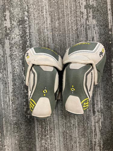 Medium Senior Reebok Shoulder Pads (Used)