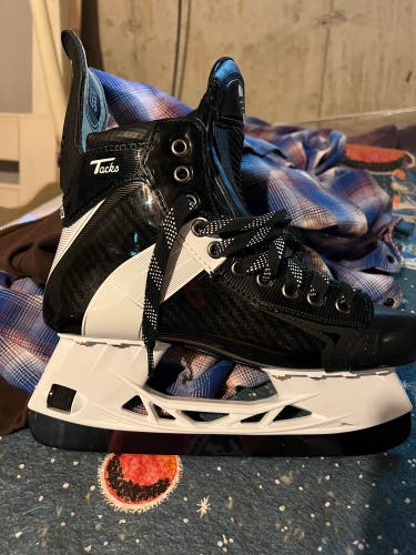 CCM Tacks XF 652 Pro Hockey Skates Regular Width  7.5 (New)